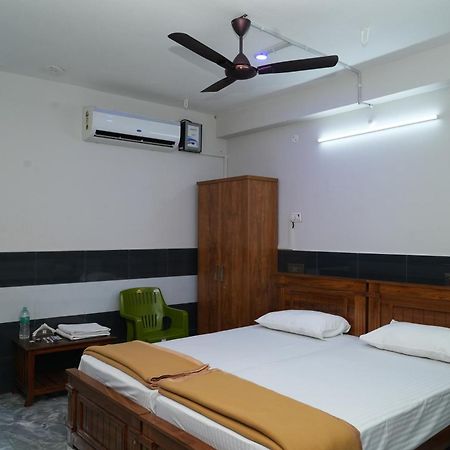 Rajali Residency Hotel Kulithalai Екстериор снимка